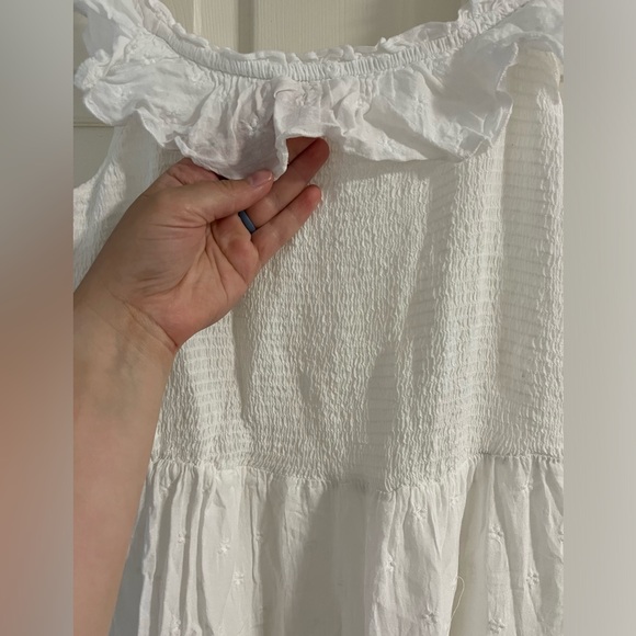 Old Navy midi embroidered dress - Picture 2 of 4